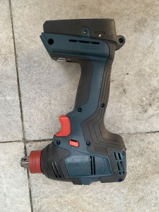 Bosch GDX 18V-200 C/безчетков акумулаторен ударен гайковерт