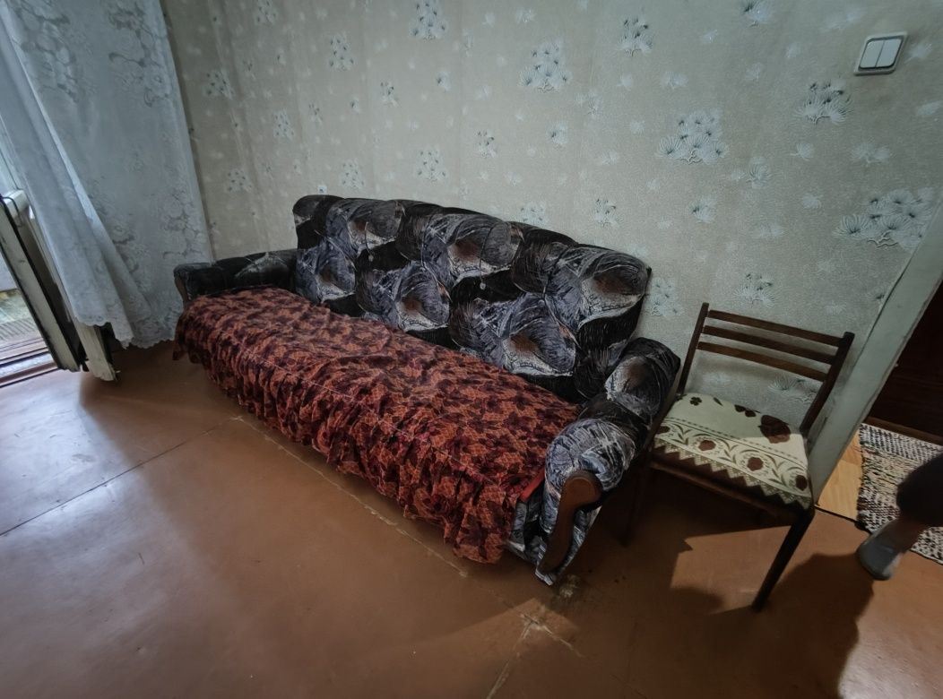 Отдам диван  самовывоз