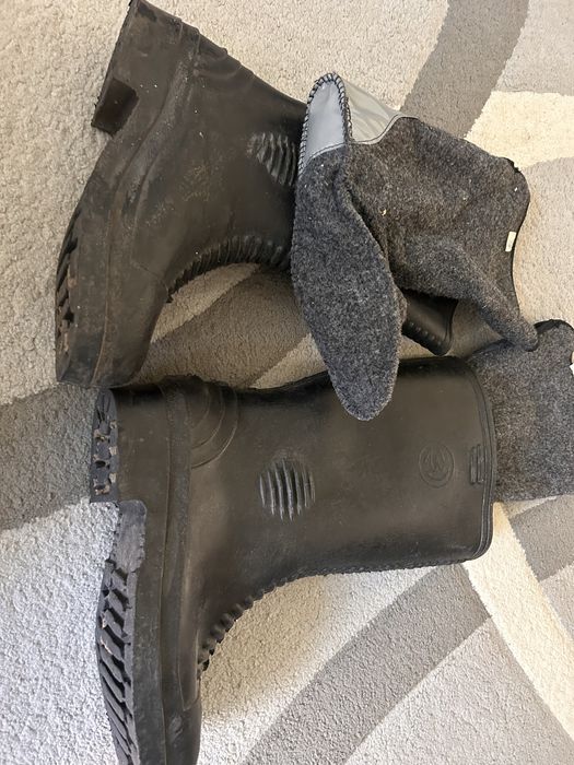 Продам резиновые сапоги