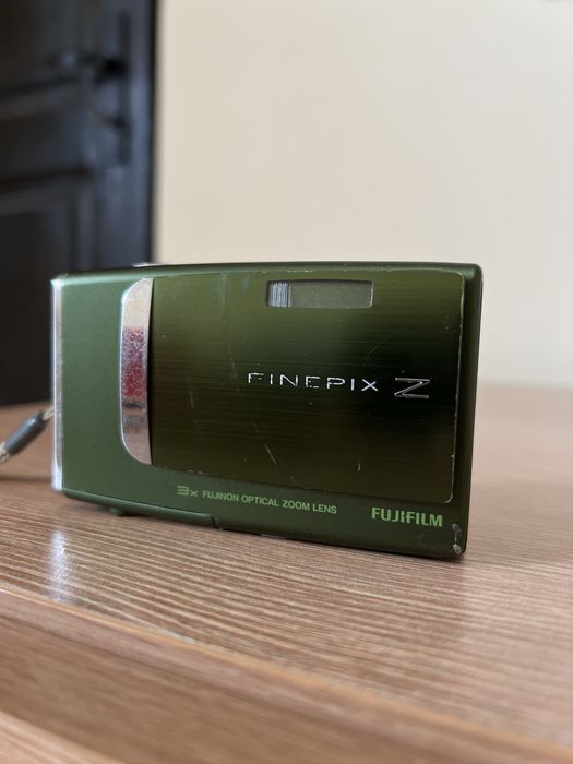 Фотоапарат Fujifilm Finepix, 7,2 Mp (+подаръци)