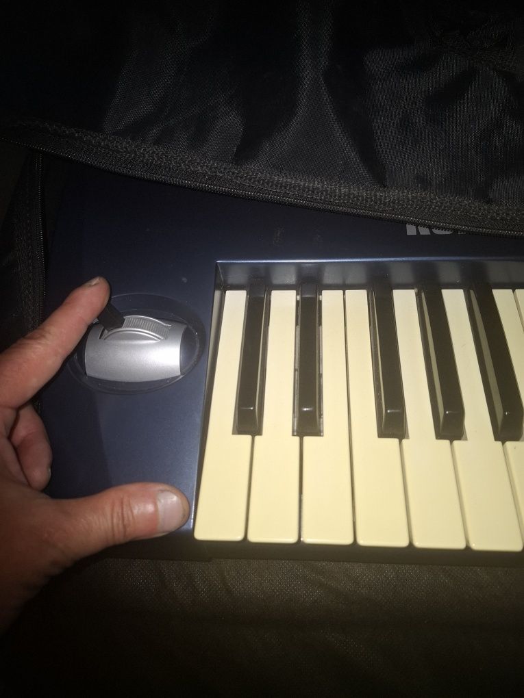 Сентизатор KORG PA 500.