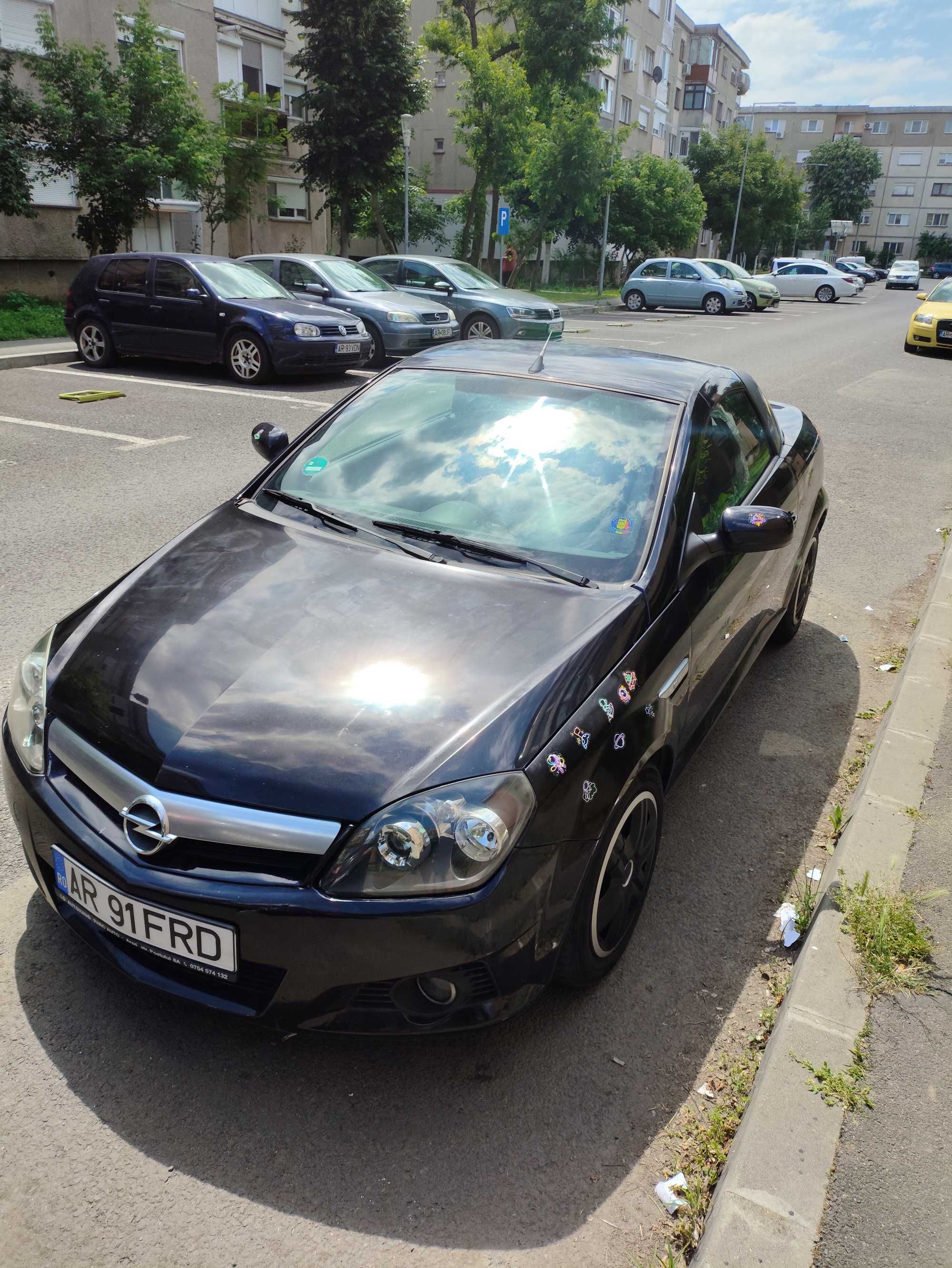Vând Opel tigra twintop 1.8 benzina
