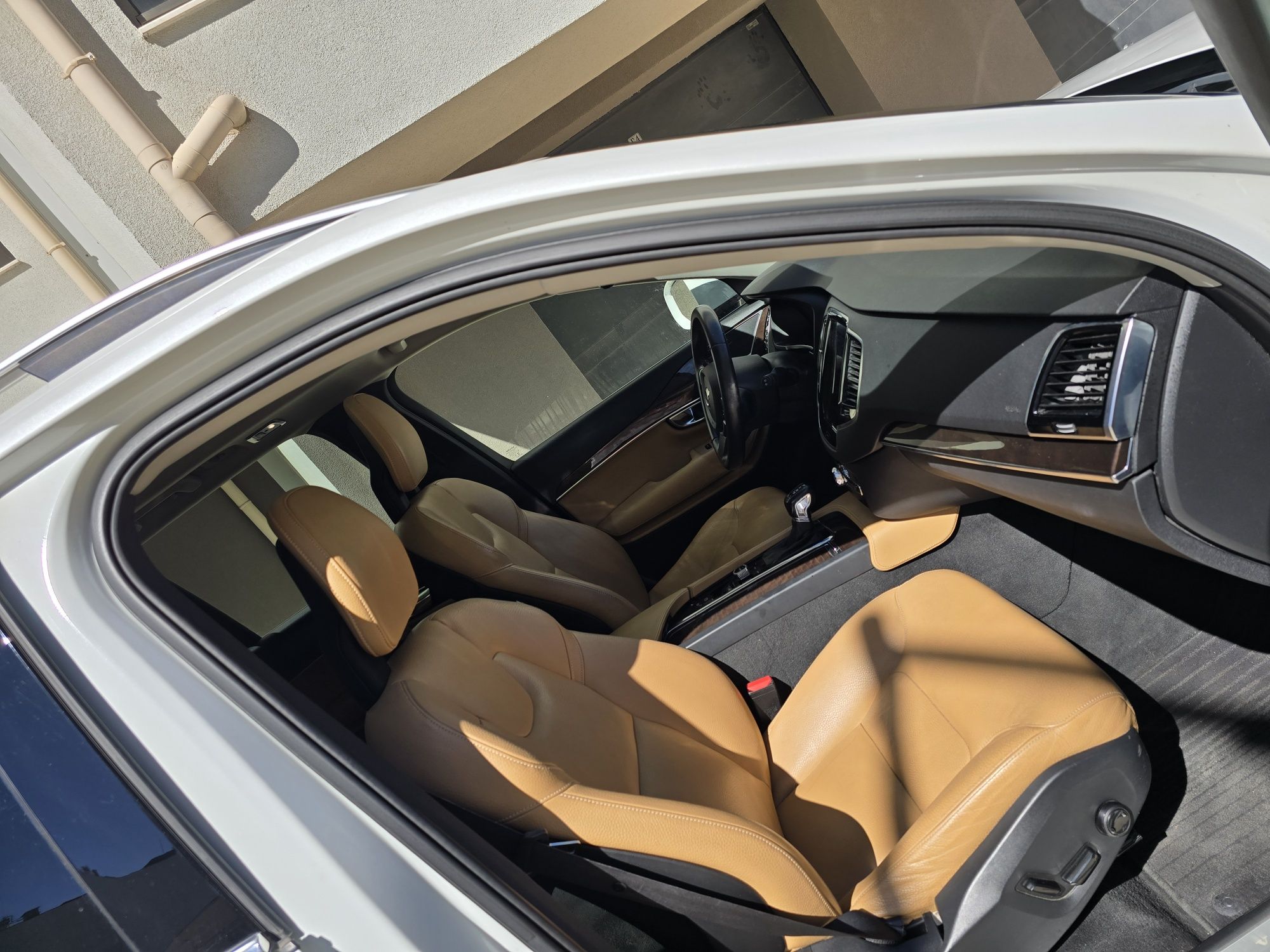 Volvo     XC    90
