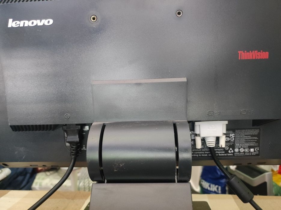 Lenovo Thinkvision 19 инча монитор, модел L197 Wide, коментар