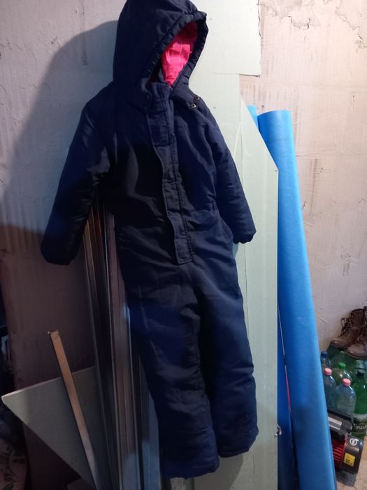 Vând salopetă de iarnă din Decatlon