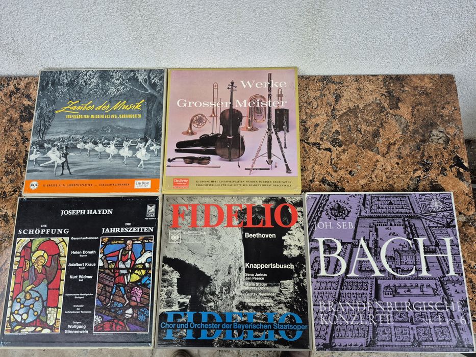 Vând 100 Discuri Vinil muzica clasca mixta pentru pick Artiști celebri