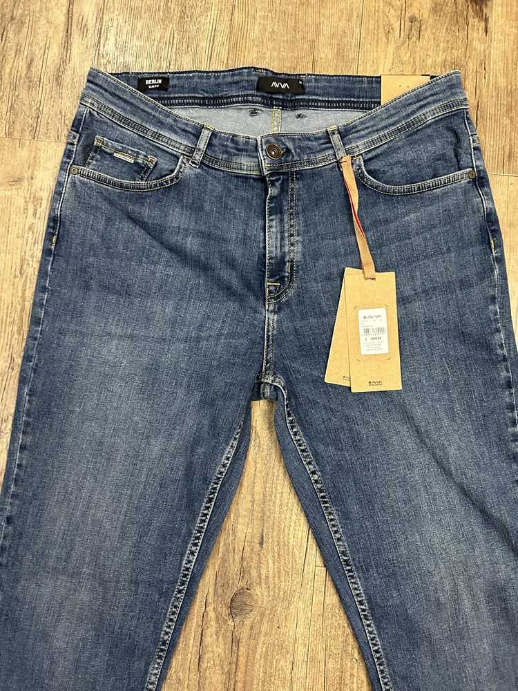 Продам джинсы фирмы AVVA новые