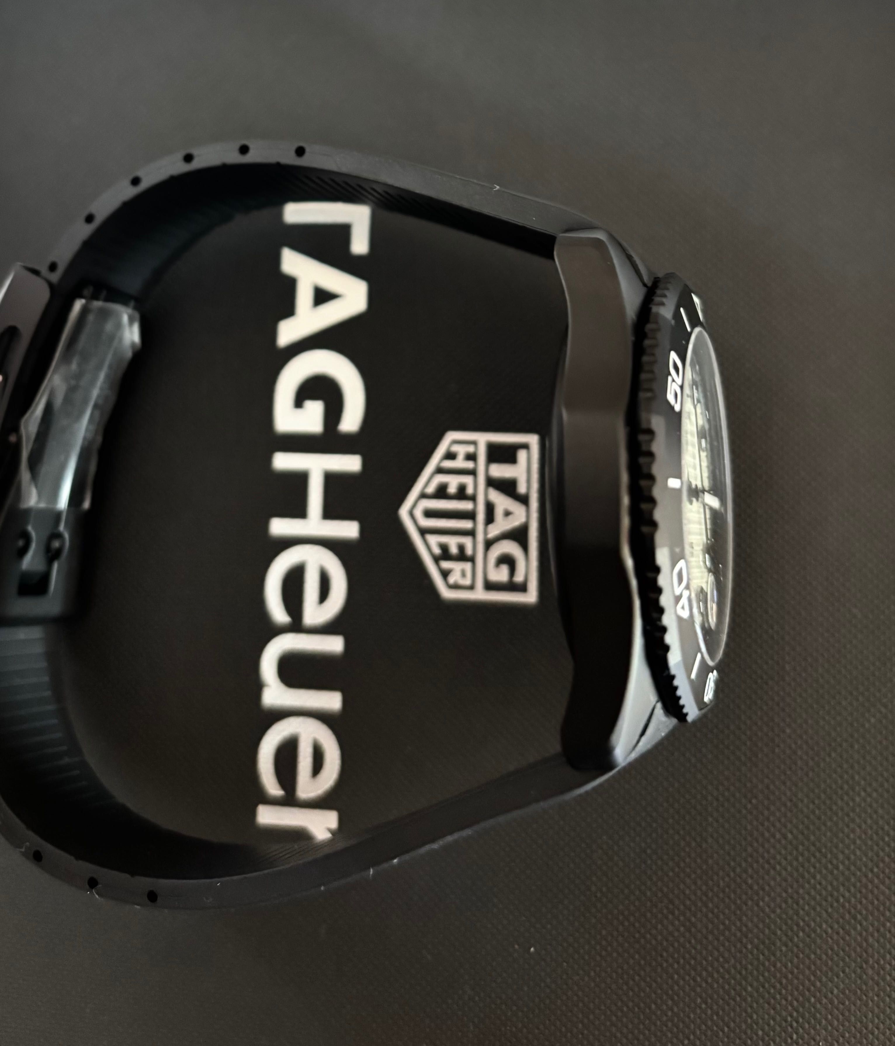 TAG Heuer Aquaracer Professional 300 Nightdiver (WBP201D.FT6197)