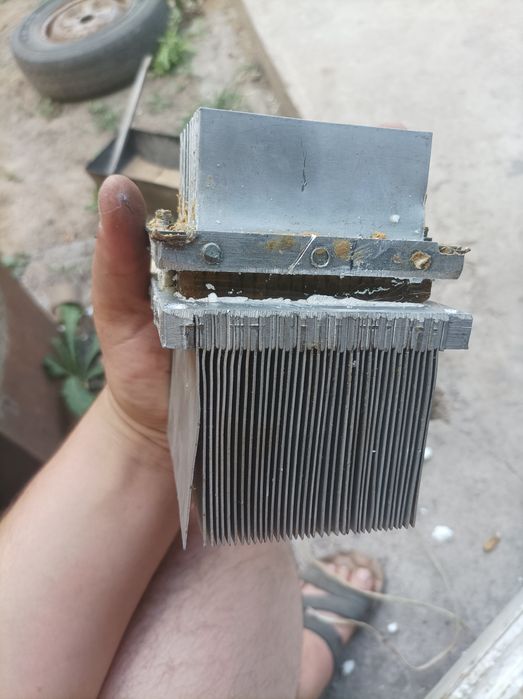 Элемент пелтие сотилади ссср да ишлаб чикарилган!