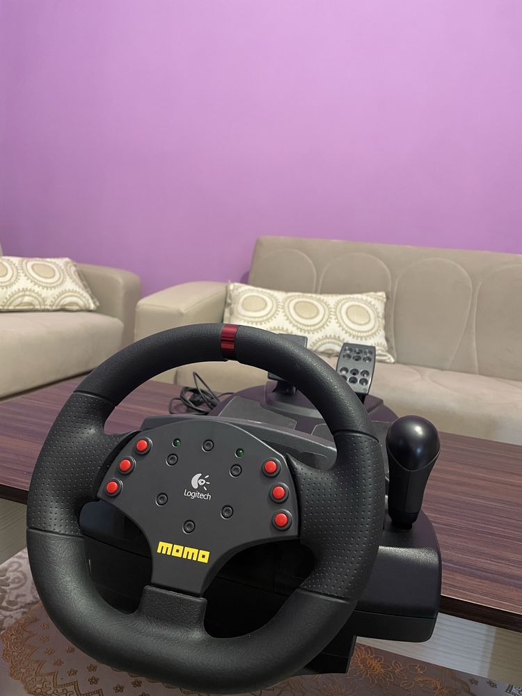 Волан с педали Logitech Momo