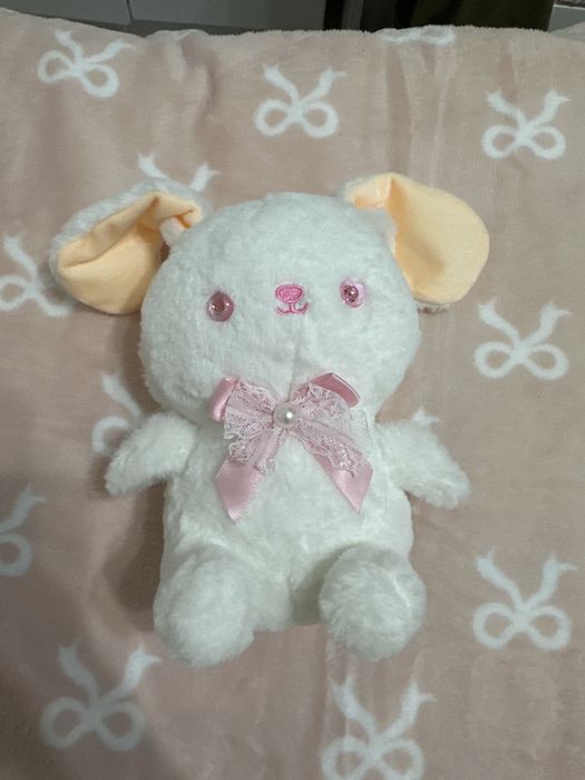 Игрушка красивая кролик