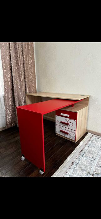 Стол раздвижной с тумбочкой (разм. 125х50х72 см, 1.25х0.5х.72м)