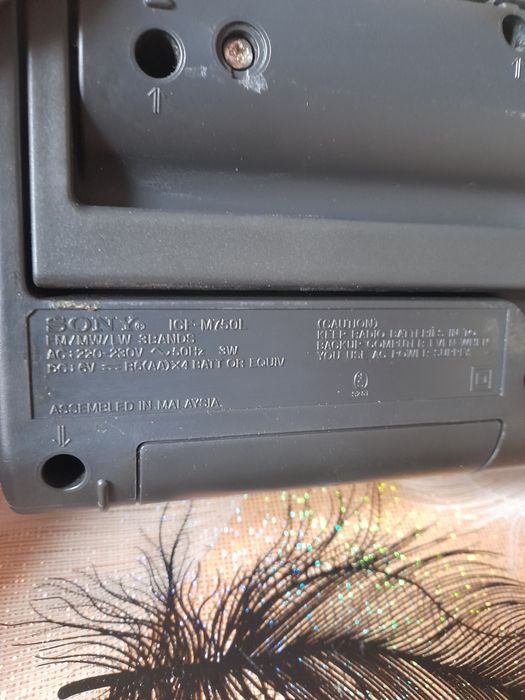 Vind radio portabil și la curent Sony icf-m750L