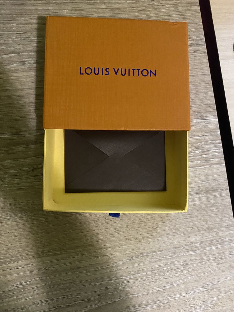 Мъжко портмоне Louis Vuitton.