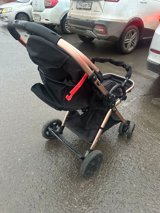 Продам прогулочную коляску