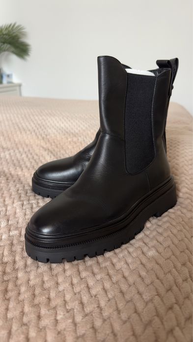 Продам новые женские кожаные ботинки 38 р