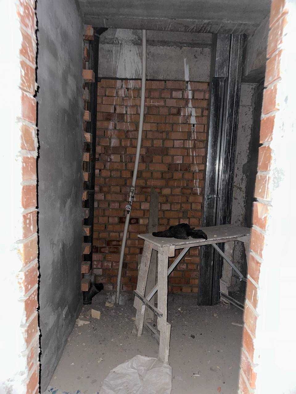 Dream House 68м², черновая, кирпич, 8-й роддом, центр, этаж 4`