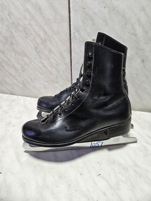 Patine 1051 gheata patinaj artistic piele  marime 38   ( 24,5  cm)