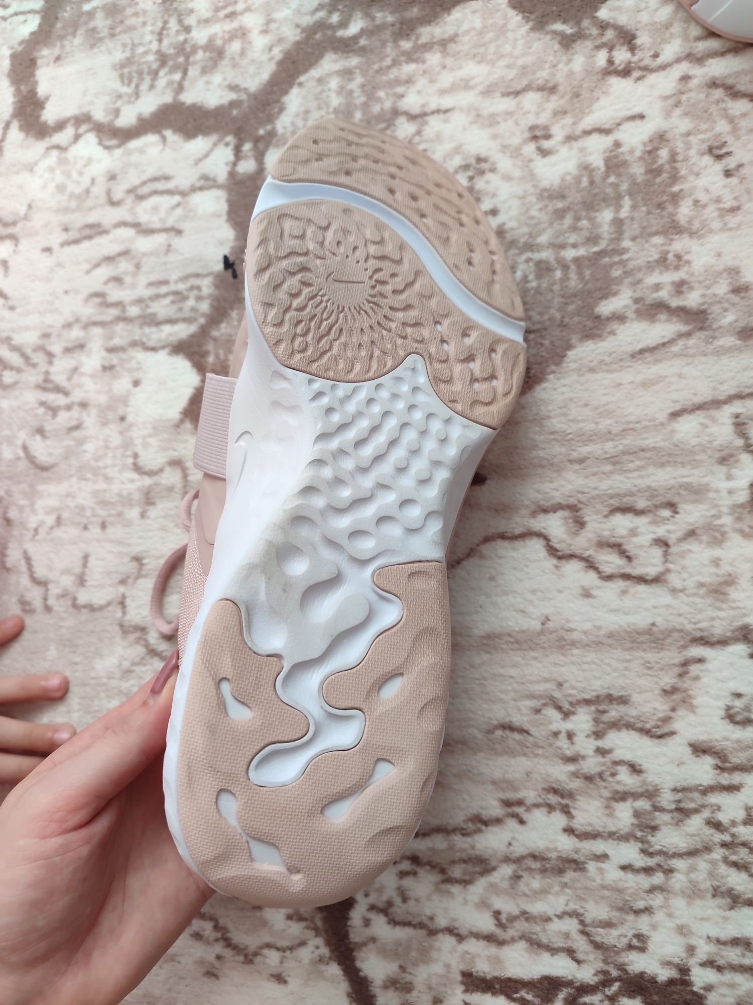 Дамски маратонки Nike