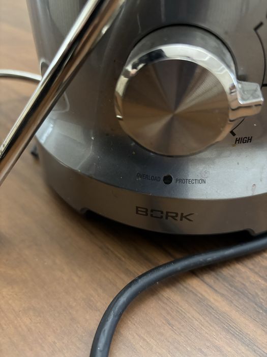 Bork , соковыжималка , использовали не много , в отличном рабочем сост