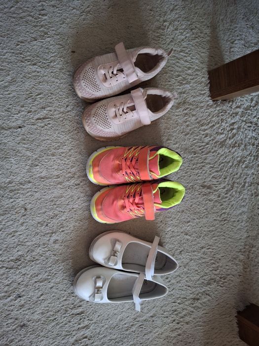 Лот обувки и маратотки н.33 момиче