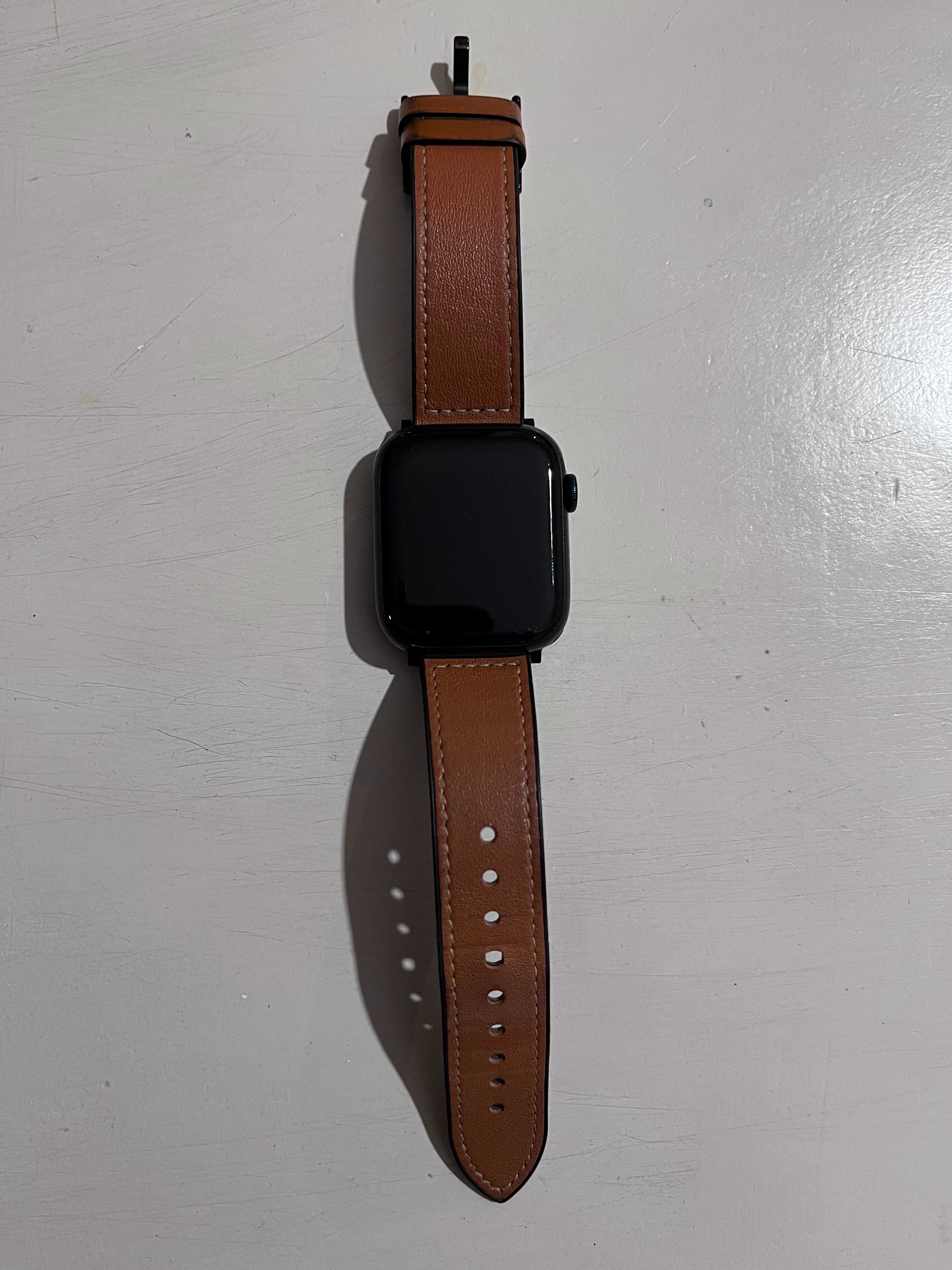 Apple Watch 8 GPS + Cellular, 45mm