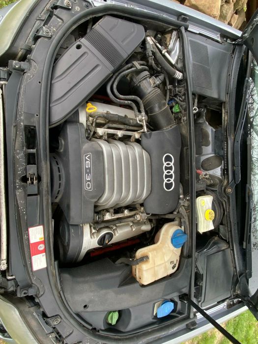 Dezmembrez Audi a4 b6 3.0 benzina