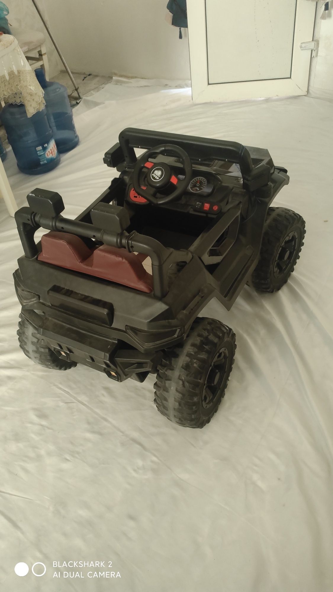 Detiski Jeep  4x4 balon akumlator yengi balonlari rezinka holati yahsh