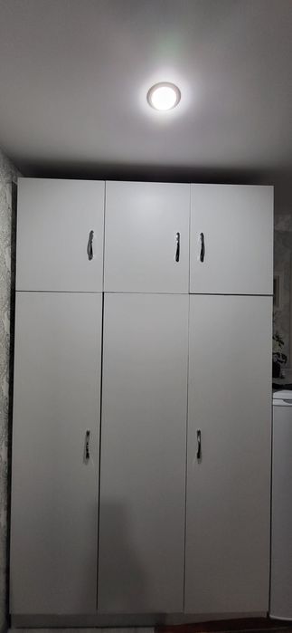 Продам шифоньер с антрисолью