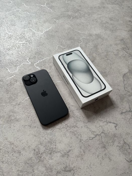 Iphone 15 черный акб 90%