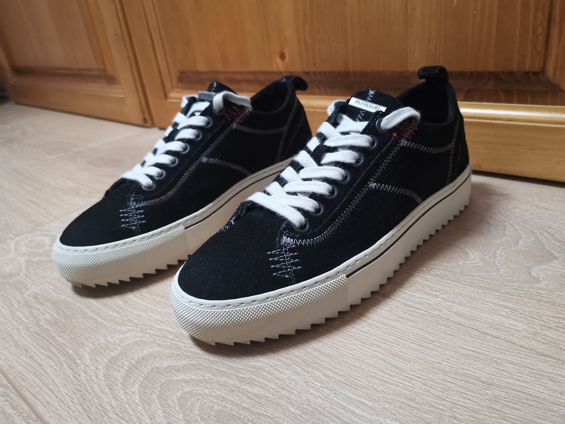 Snakersi Represent Alpha Low Suede (Nike, Adidas, Puma)