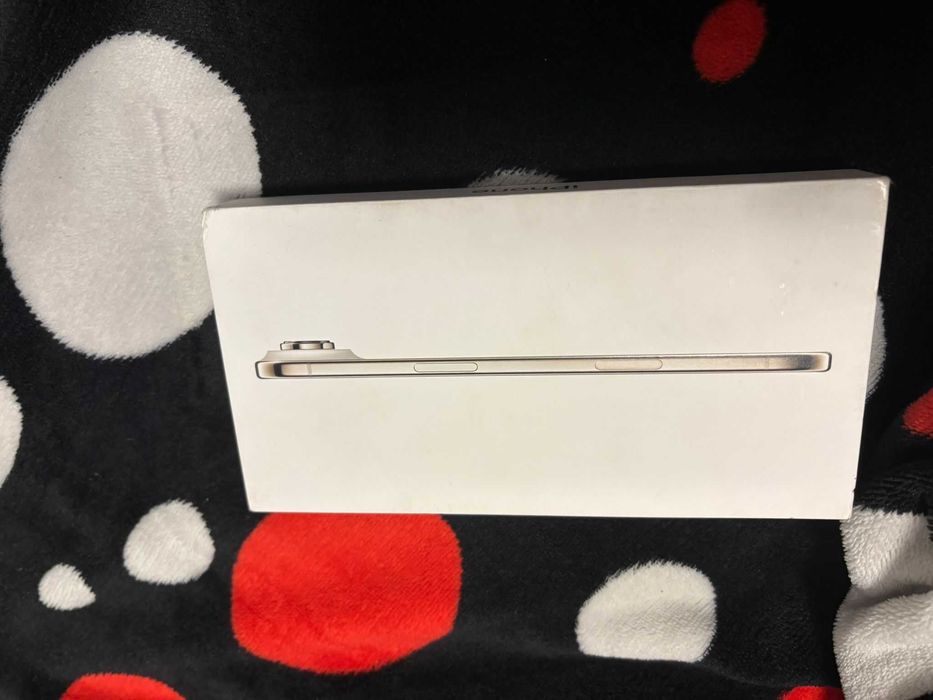 Iphone 17 Air Light Gold, 256GB, sigilat