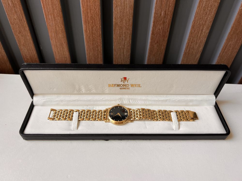 Елегантен Raymond Weil Geneva - Позлатен 18K злато