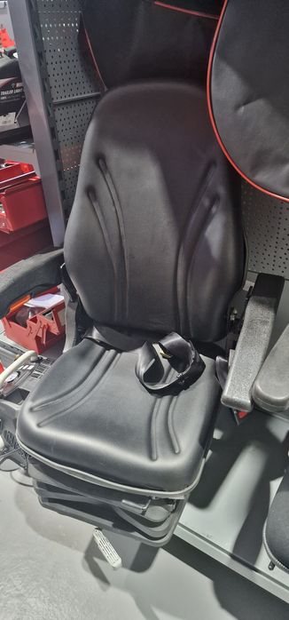 Scaun tractor utilaje agricole cu suspensie de tip burduf pret 1980 le