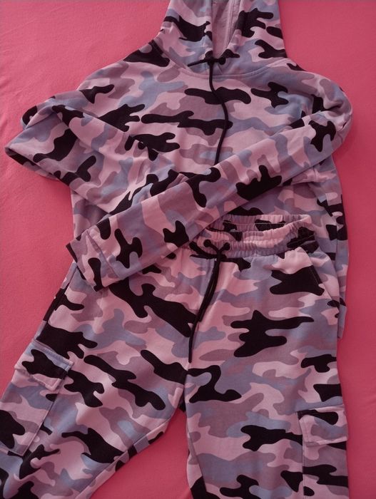 Дамски камуфлажен екип