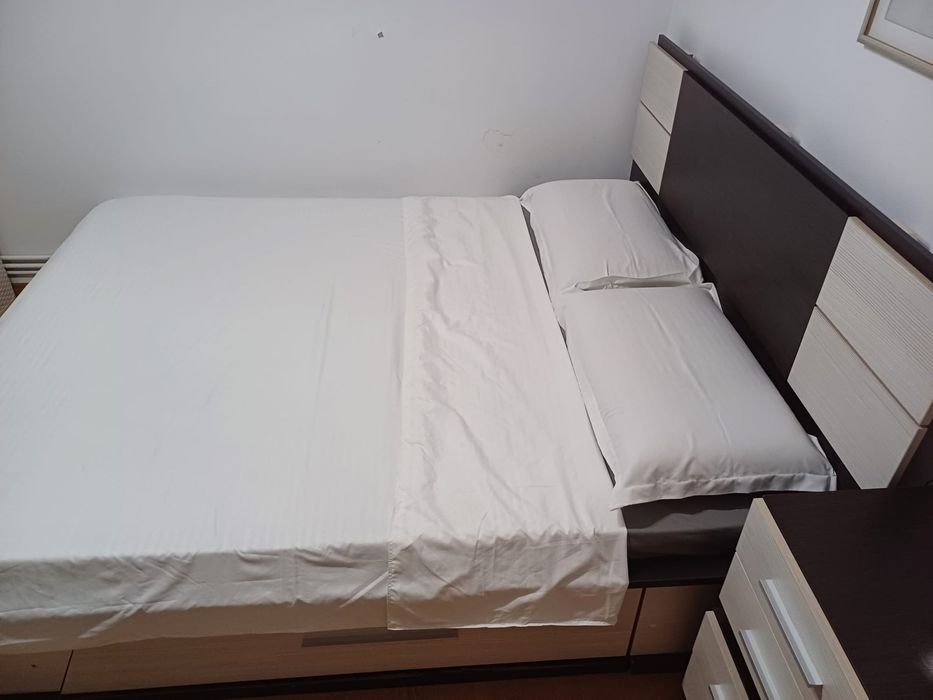 vand set pat dublu  + 2 noptiere + comoda
