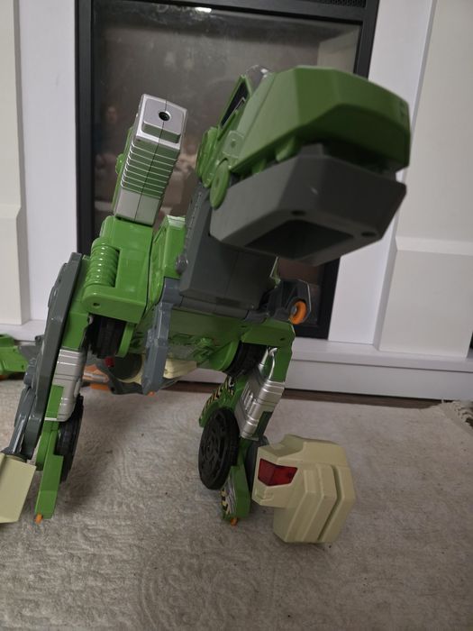 T-rex Masina care se transformă in dinozaur