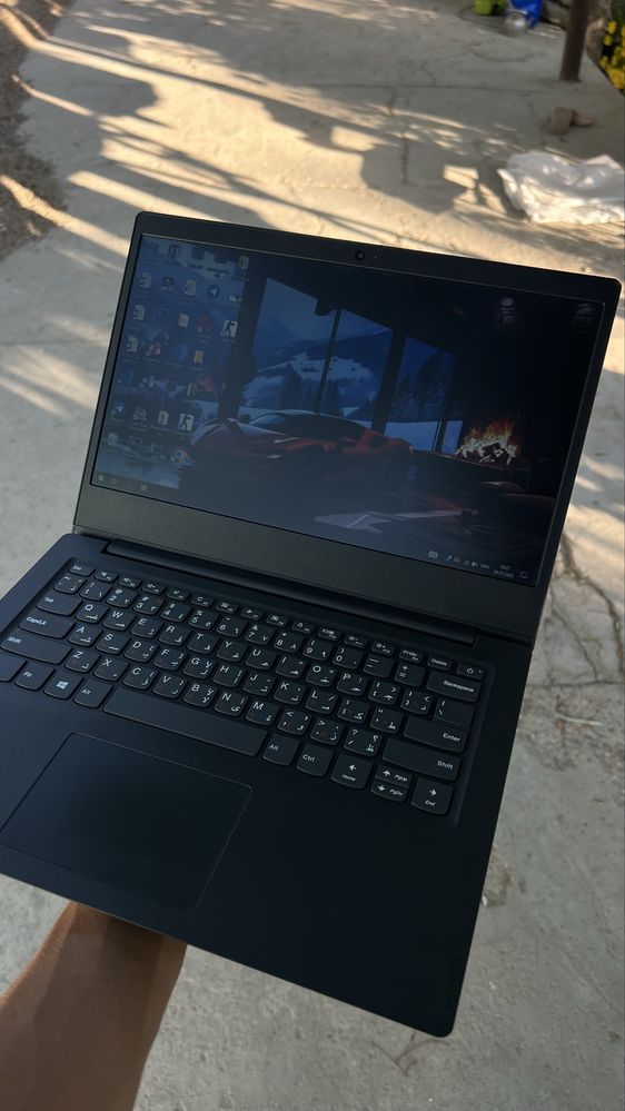Lenovo V14 sotiladi