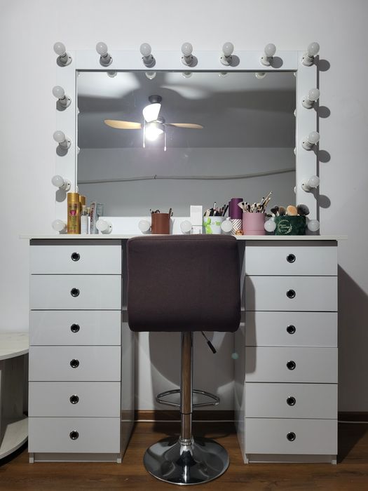 Set oglinda/masa/scaun Make-up
