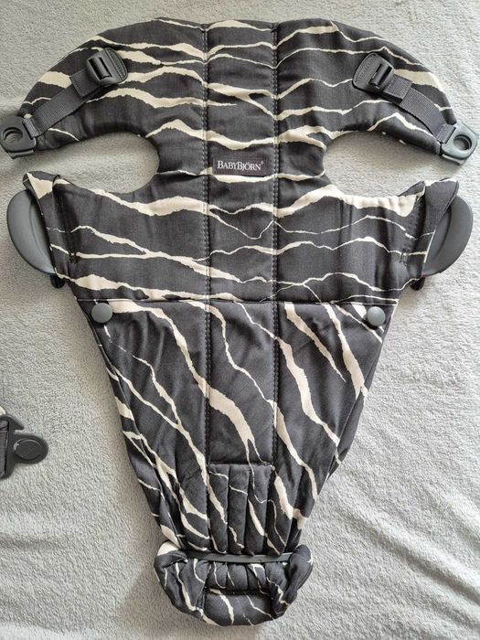 Marsupiu pentru bebelusi BabyBjorn Mini - multiple pozitii - bumbac