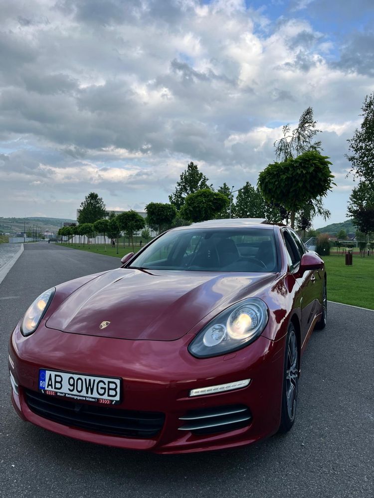 Porsche Panamera 4S