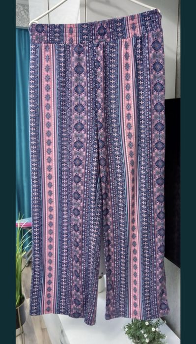 Pantaloni dama  evazati