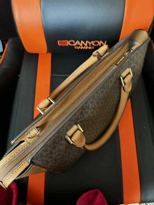 Оригинална чанта Michael Kors – отлично състояние