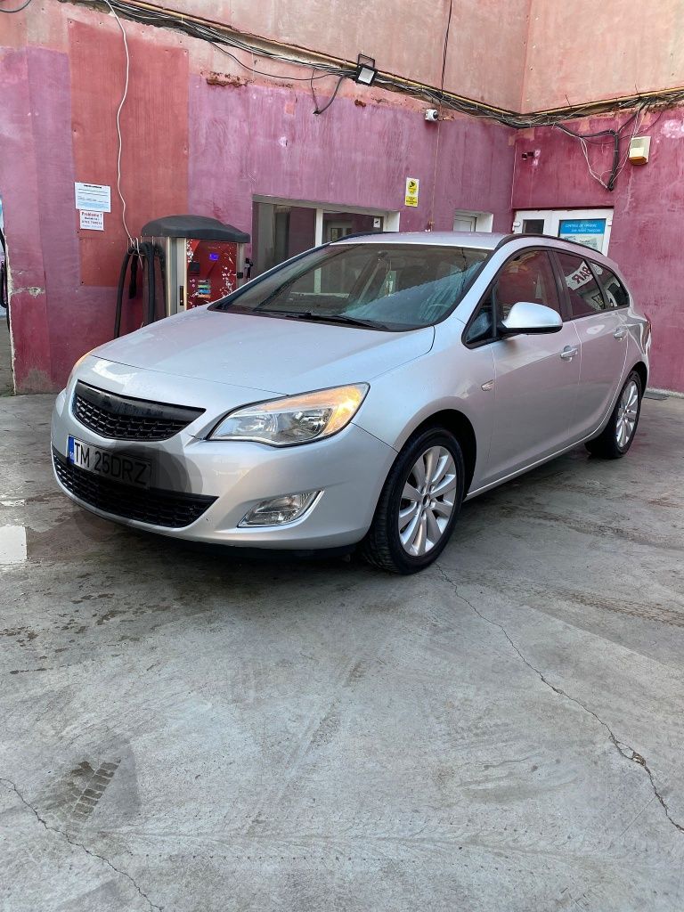 Opel Astra J 2.0 cdti 165 cp