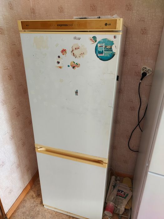 Продам холодильник