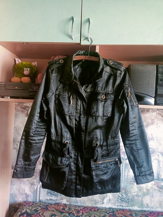 Женская  ветровка