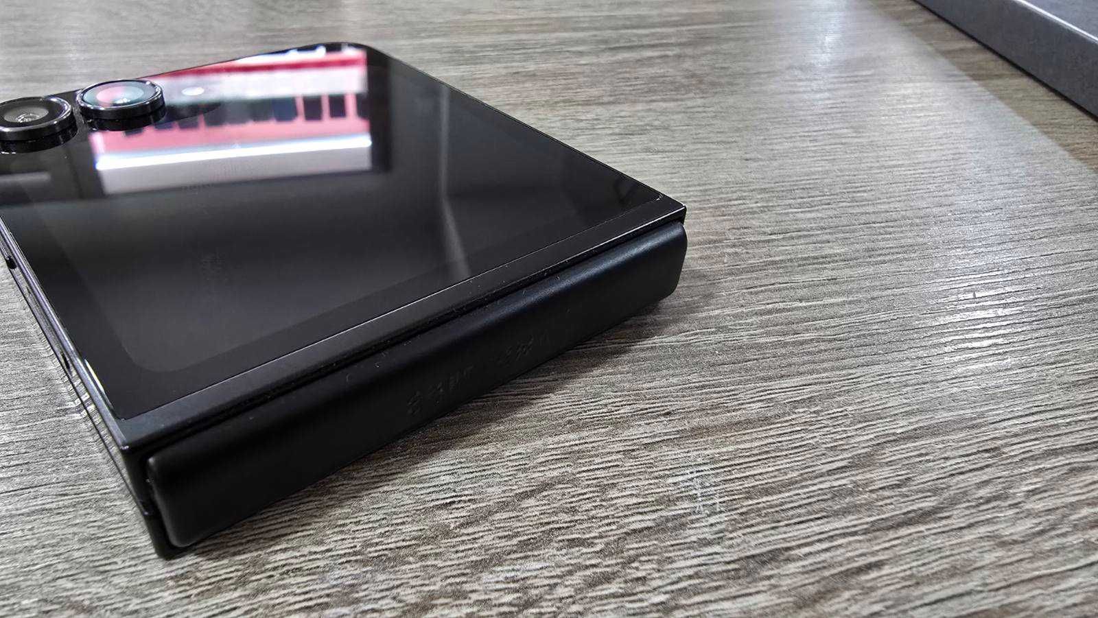 Samsung Galaxy Z Flip7 FE 5G 128GB 8GB RAM Dual