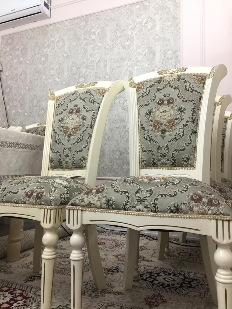 Продам стулья для гостиной