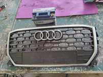 Grila centrala audi q2