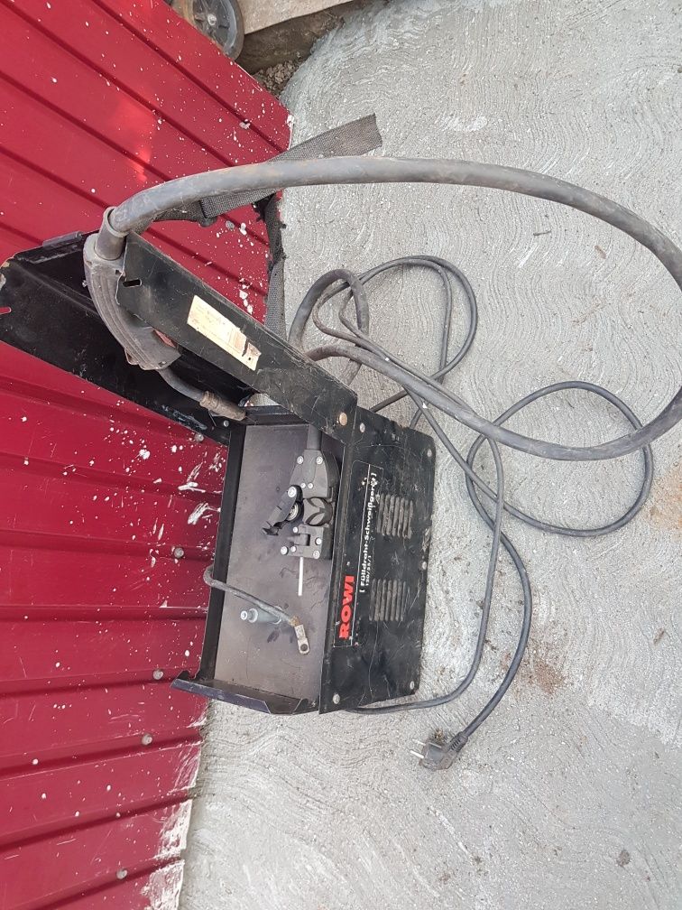 Vand aparat de sudură cu sârmă